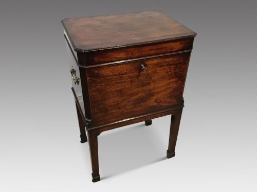 Georgian Mahogany Cellarette