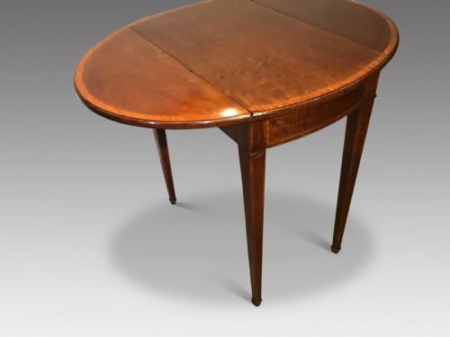 AN ANTIQUE MAHOGANY PEMBROKE TABLE - ADDITIONAL PHOTO 1