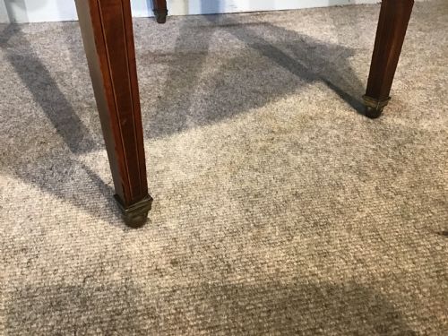 AN ANTIQUE MAHOGANY PEMBROKE TABLE - ADDITIONAL PHOTO 3