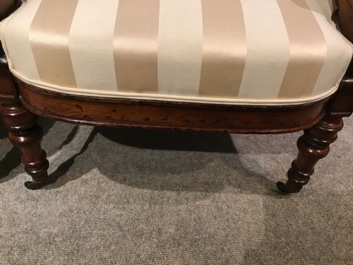 A PAIR OF ANTIQUE UPHOLSTERED ARMCHAIRS - ADDITIONAL PHOTO 3