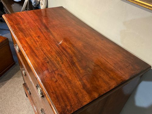 GEORGIAN CHEST OF DRAWERS - ADDITIONAL PHOTO 1