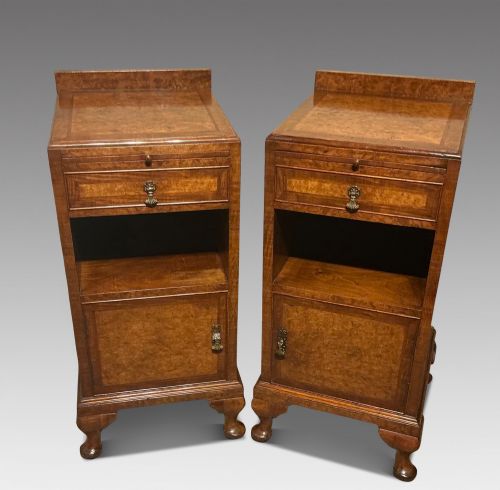 PAIR OF WALNUT BEDSIDE CABINETS