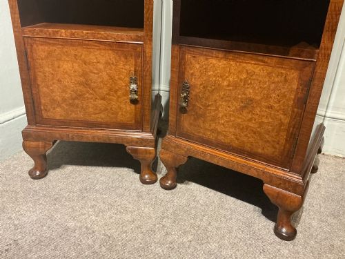 PAIR OF WALNUT BEDSIDE CABINETS - ADDITIONAL PHOTO 3