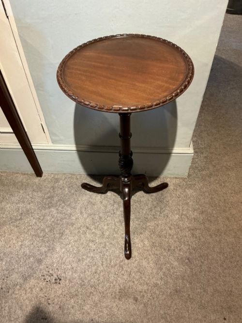 ANTIQUE WINE TABLE - ADDITIONAL PHOTO 1