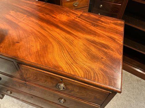 SMALL ANTIQUE MAHOGANY CHEST OF DRAWERS - ADDITIONAL PHOTO 7