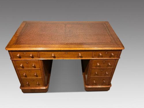 ANTIQUE OAK PEDESTAL DESK - ADDITIONAL PHOTO 1