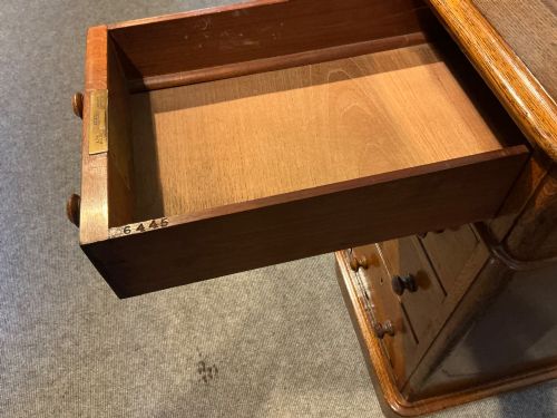 ANTIQUE OAK PEDESTAL DESK - ADDITIONAL PHOTO 6