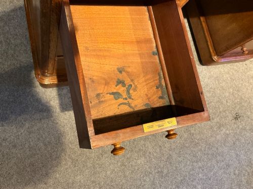 ANTIQUE OAK PEDESTAL DESK - ADDITIONAL PHOTO 8