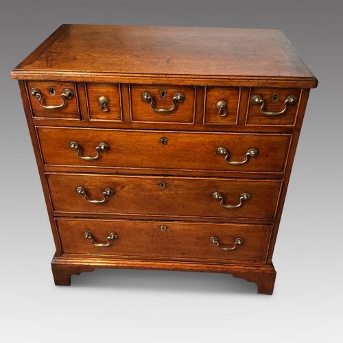 Georgian Cedar Wood Chest of Drawers