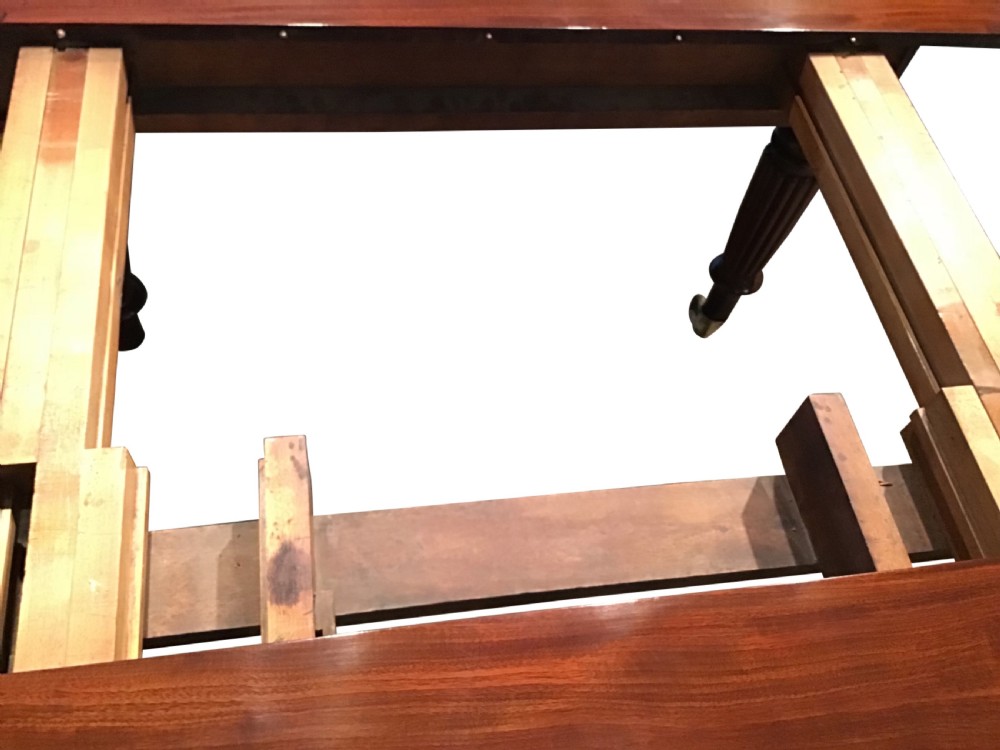 Antique mahogany dining table View IV