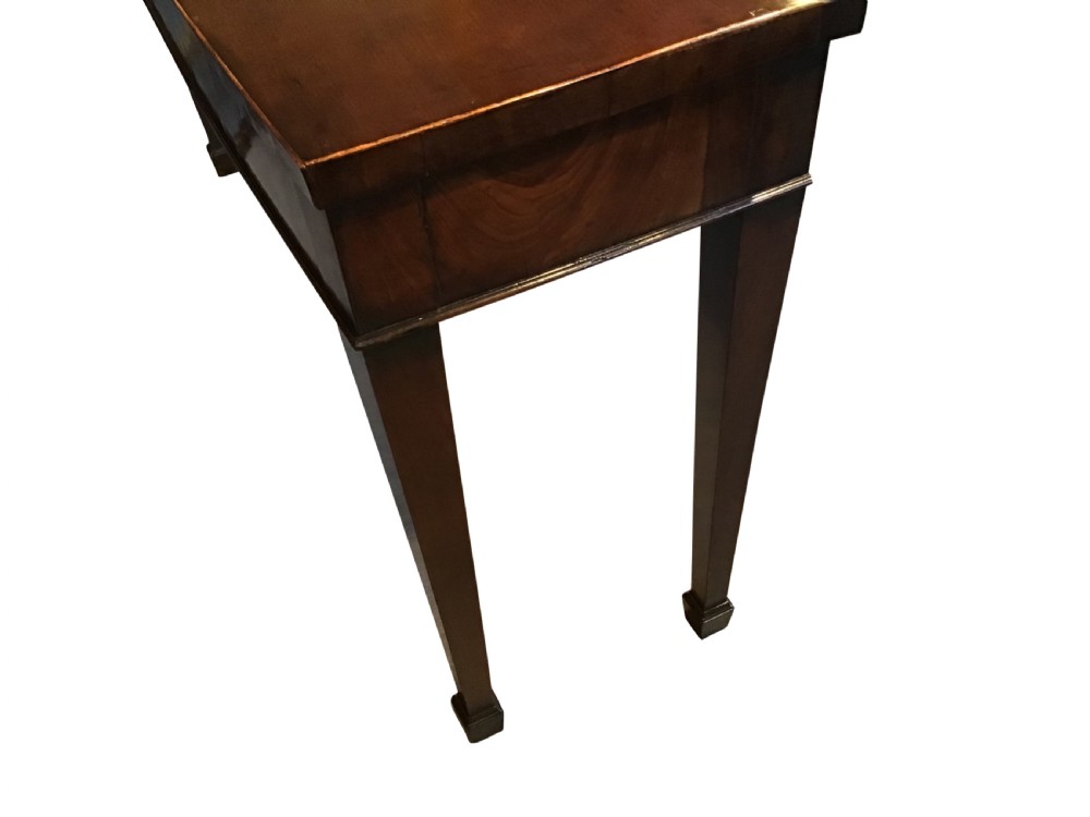 Antique mahogany serving table View IV
