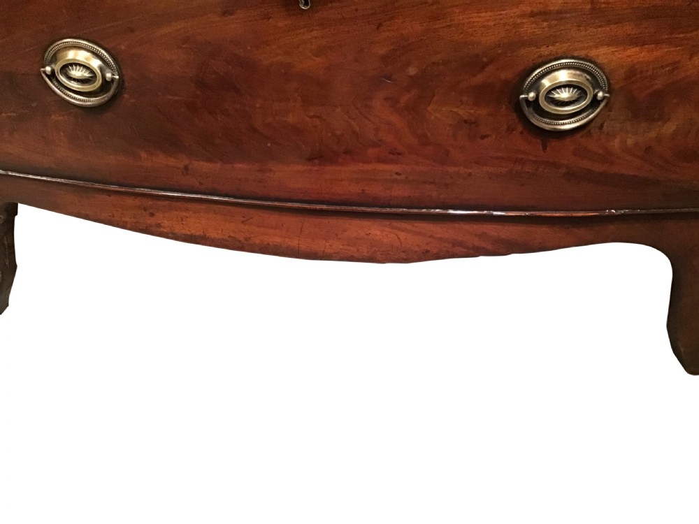 Pair of antique chests of drawers View II