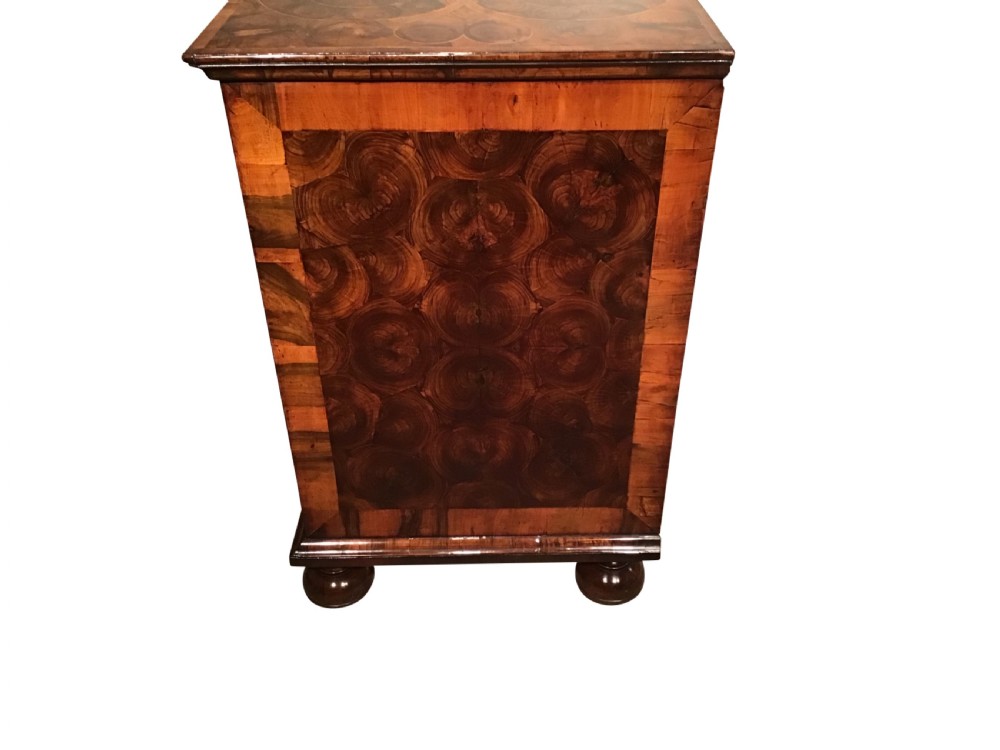 Antique oyster veneered chest of drawers View VII