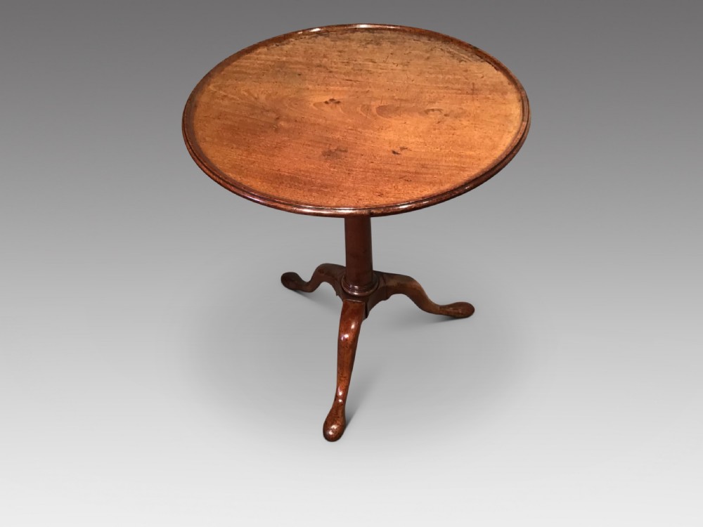 Antique tripod table  View IV