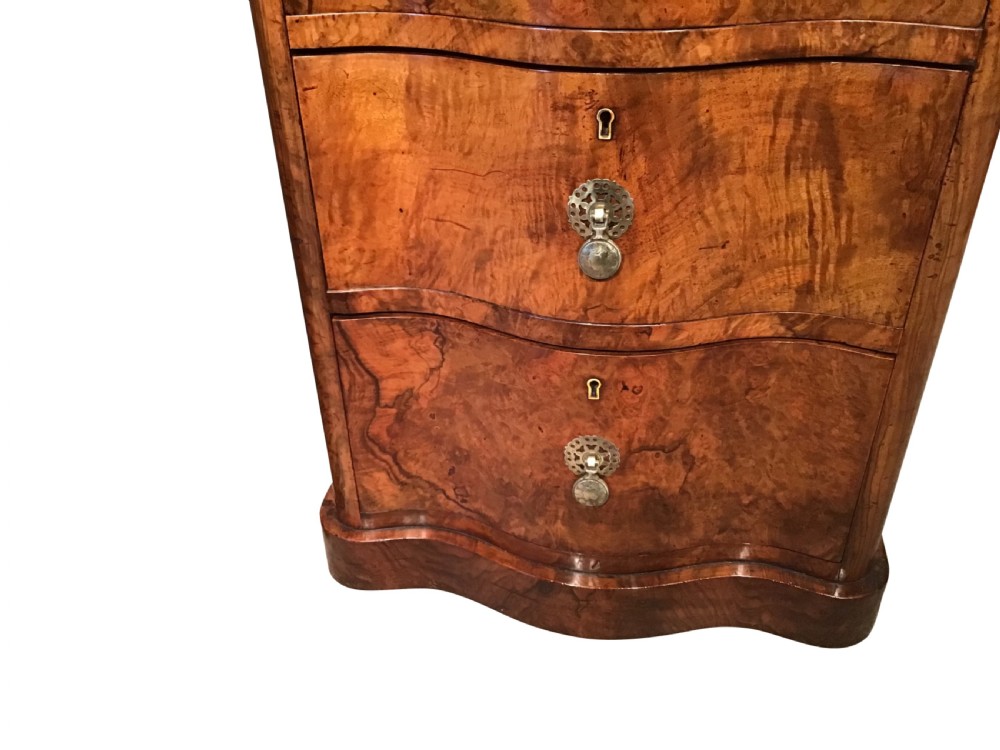 Pair of antique chests of drawers View III