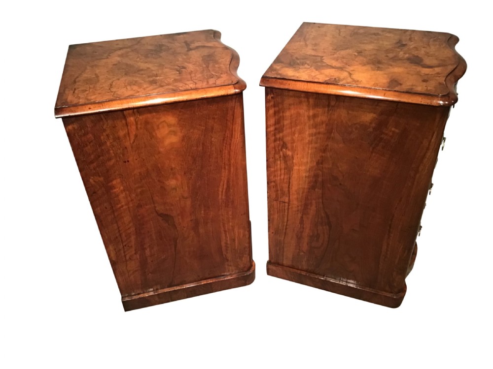 Pair of antique chests of drawers View IX