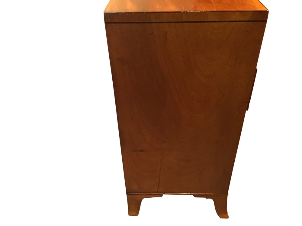 Georgian chest of drawers  View IV