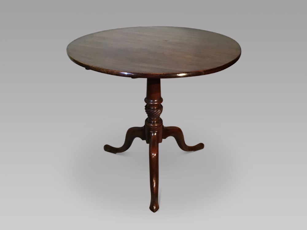 Georgian tripod table 