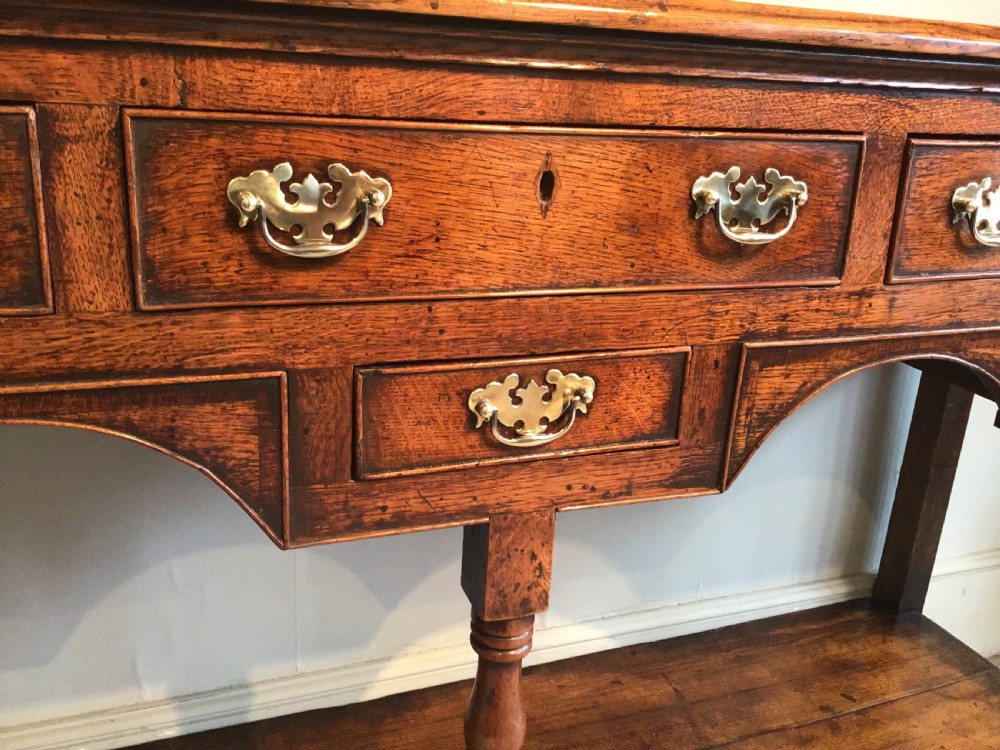 Antique dresser View VI