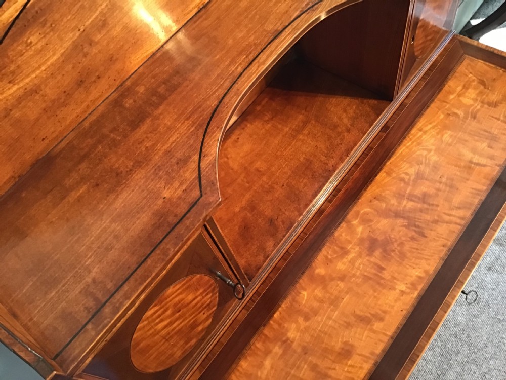 Antique bonheur du jour View VI