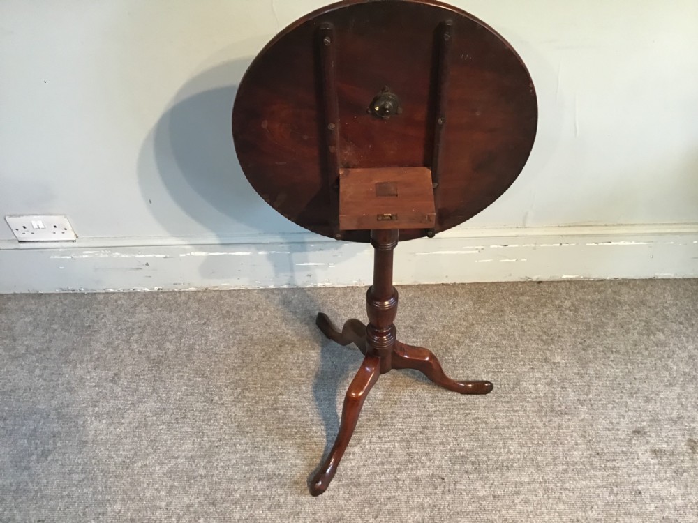 Georgian tripod table  View VI
