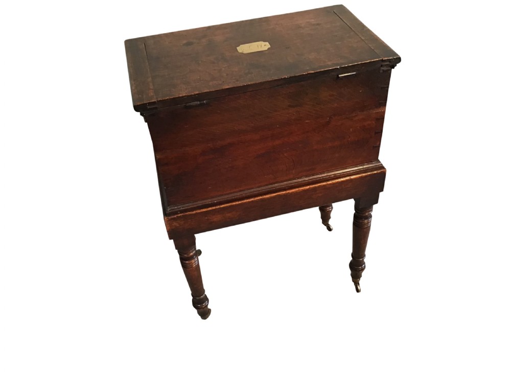 Antique oak box View V