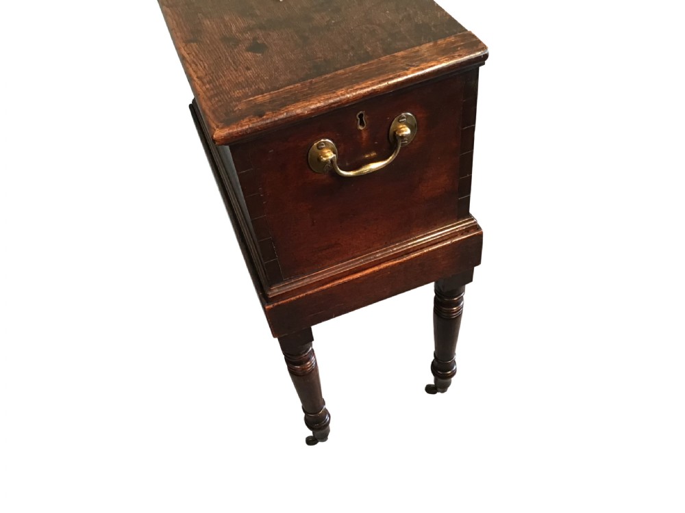 Antique oak box View VII