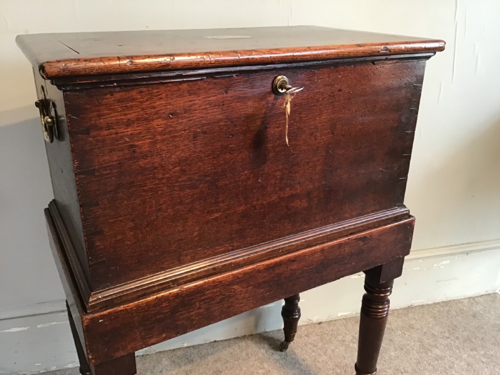 Antique oak box View XI