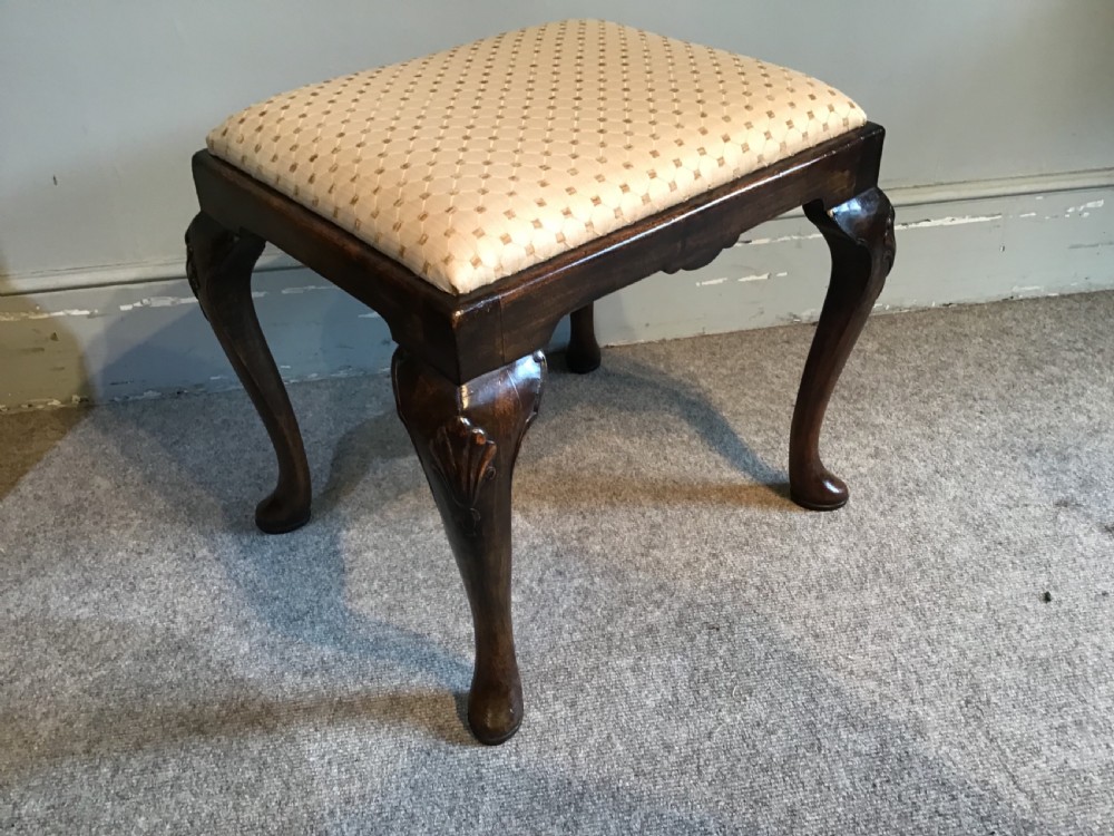 Antique stool View IV