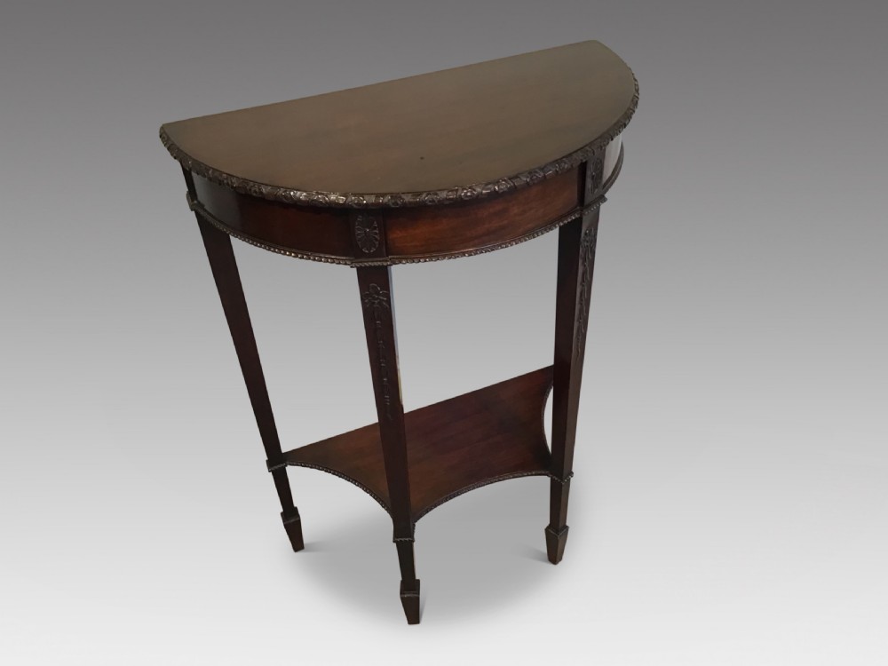 Antique mahogany sidetable 
