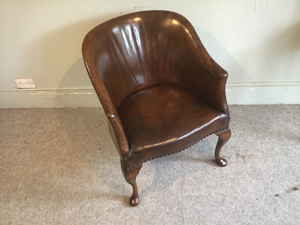 Antique leather chair View IV