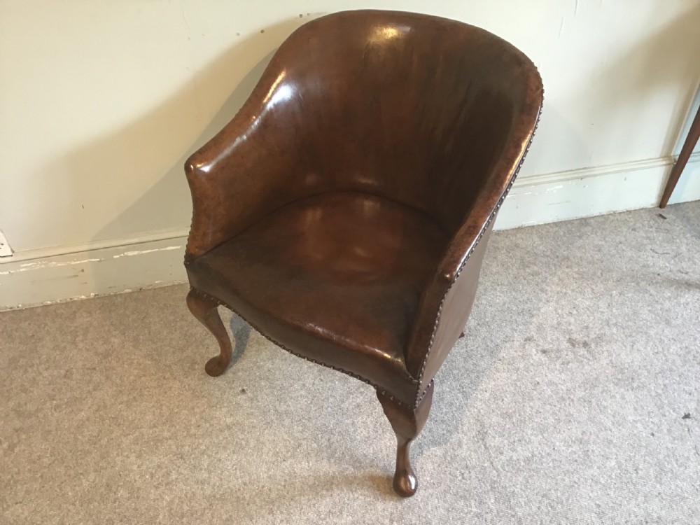 Antique leather chair View X