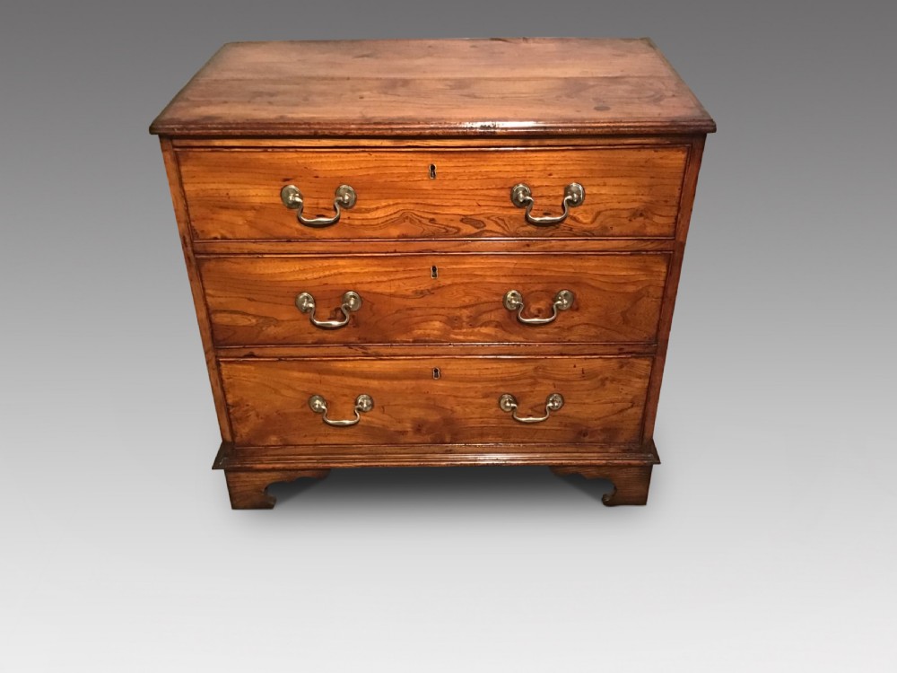 Antique elm chest of drawers 
