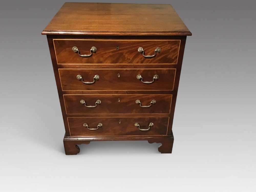Antique chest of drawers