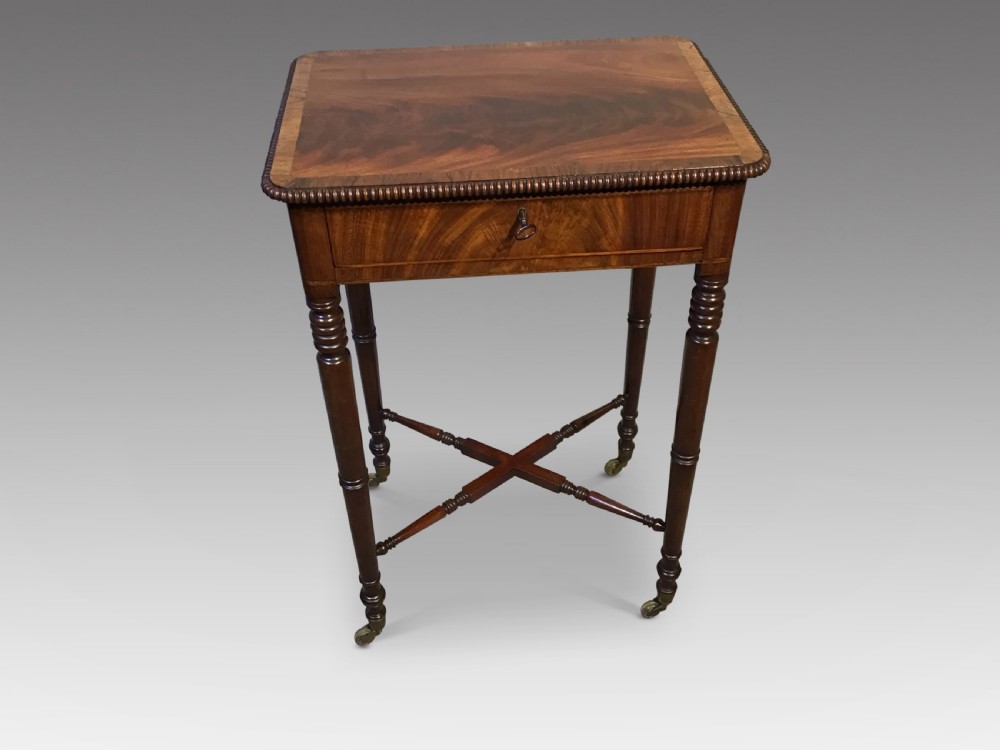 Georgian side or end table
