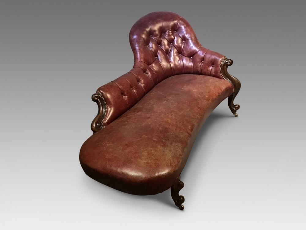 Antique mahogany chaise longue View II