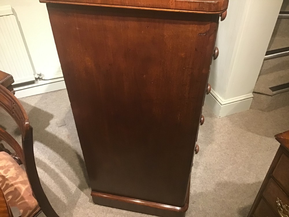 Antique Victorian chest of drawers View II