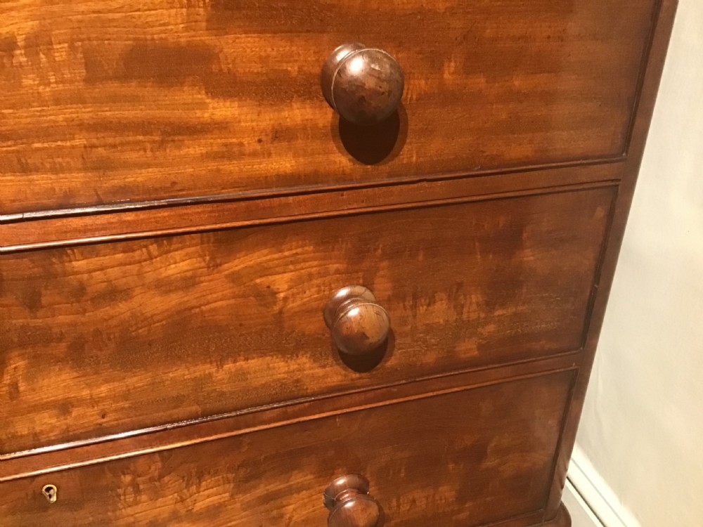 Antique Victorian chest of drawers View V