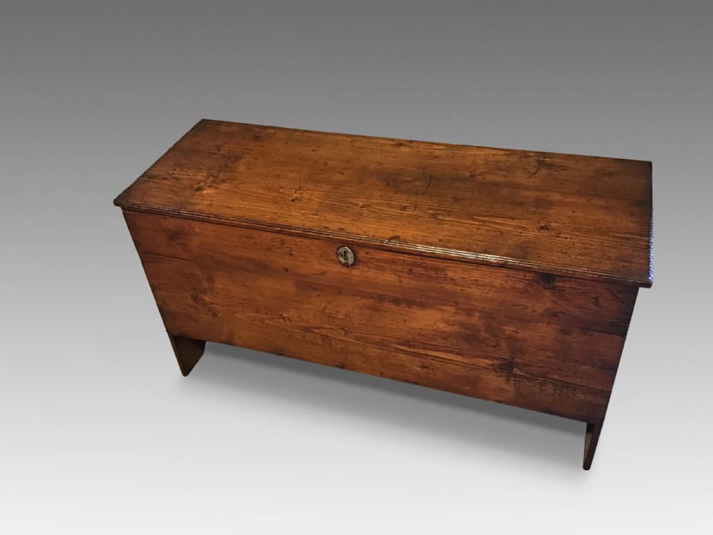 Georgian coffer