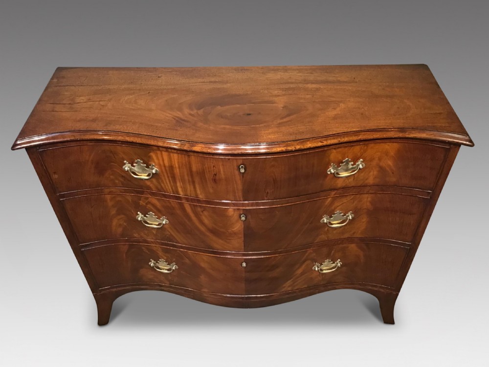 Georgian chest of drawers View II