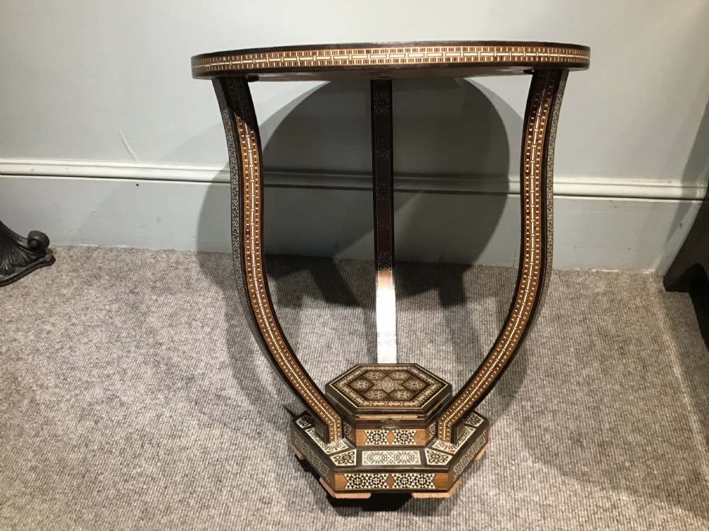 Damascus table View III