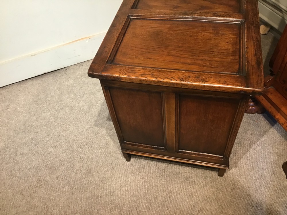 Antique oak and pine coffer View V