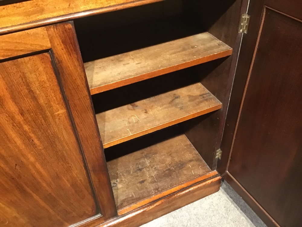 Antique mahogany sodecabinet View IV