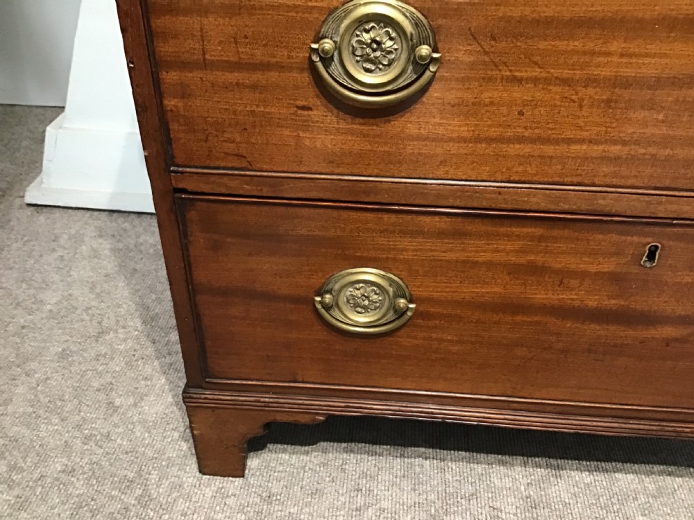 Georgian mahogany chest of drawers View V