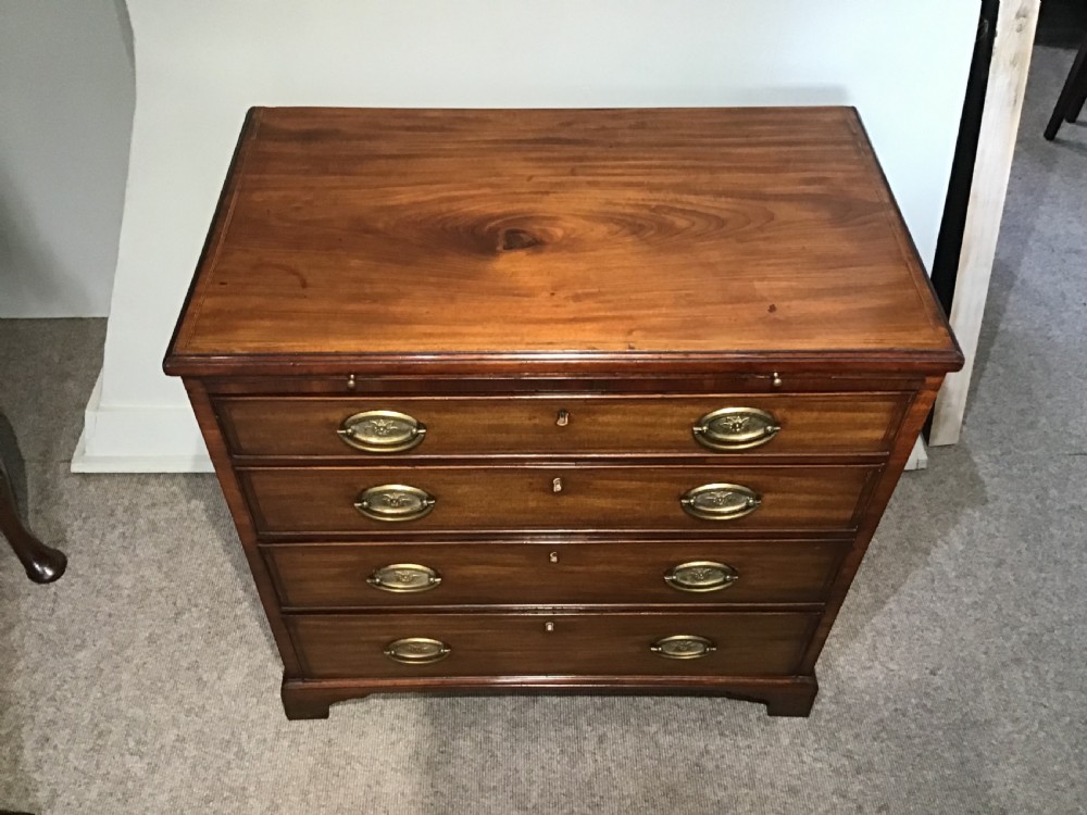 Georgian mahogany chest of drawers View II