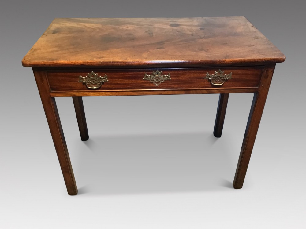 Antique sidetable View II