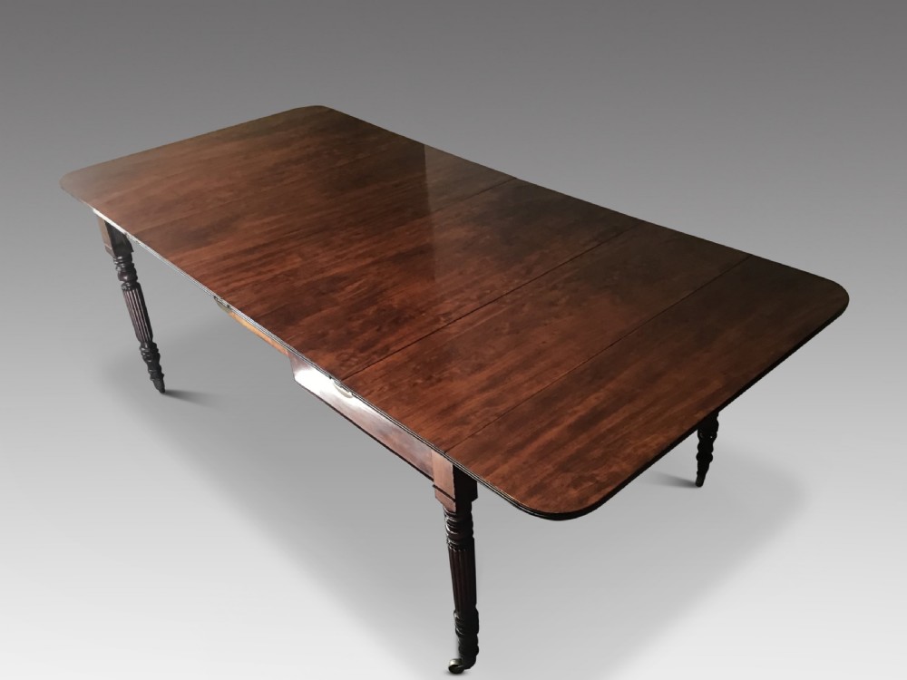 Antique extending dining table View III