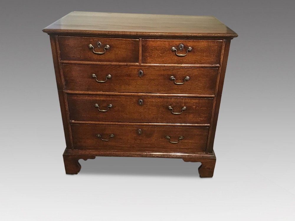 Antique oak chest of drawers