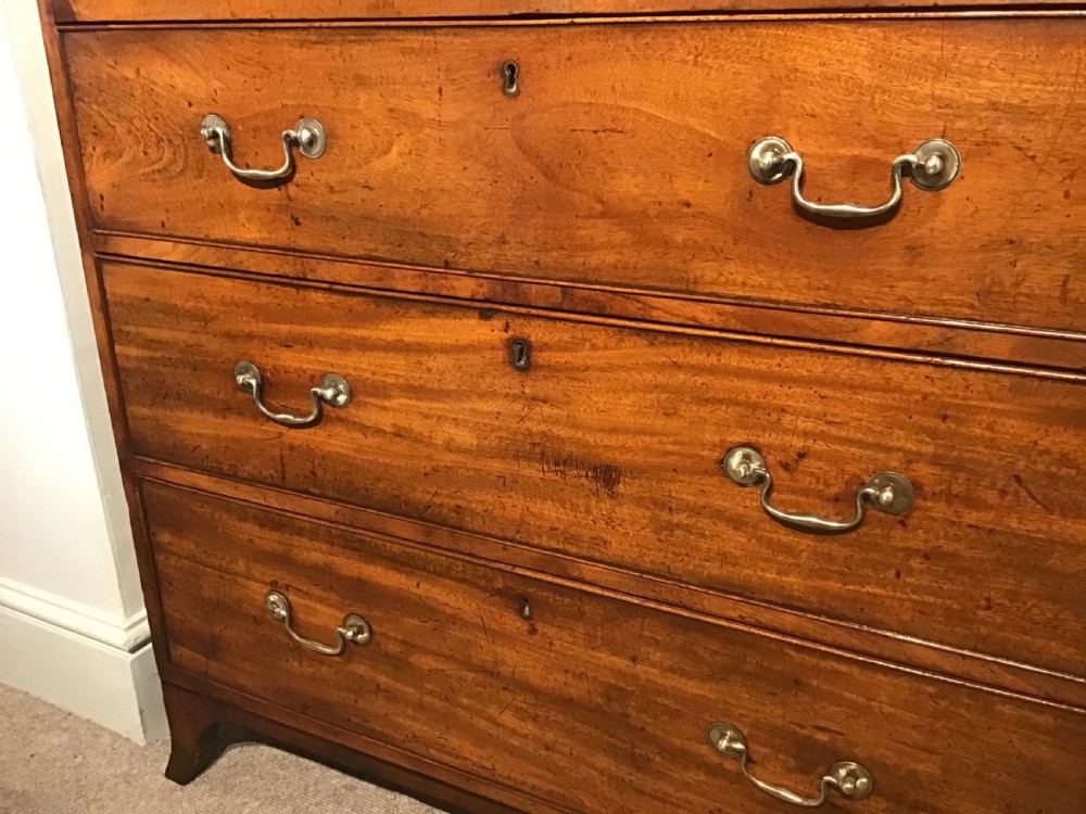 Antique chest of drawers View IV