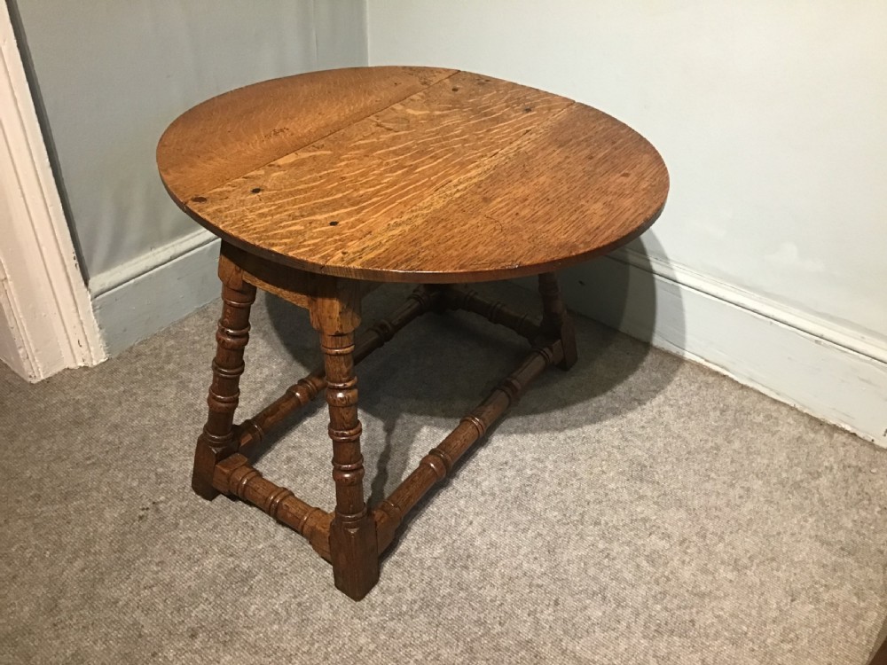 Oak drop leaf occasional table View III
